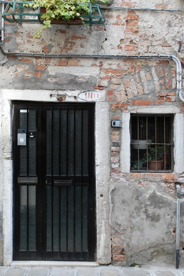 Biennale Gallery Loft Velence Kültér fotó